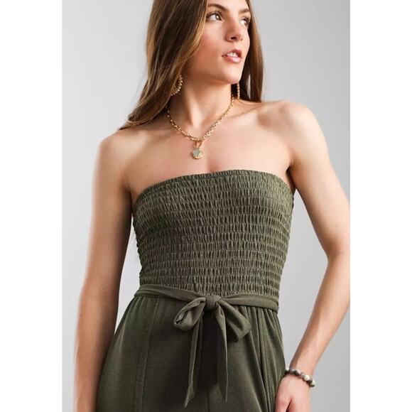 Daytrip One Piece Jumpsuit Sz M Olive Green Stretch Smocked Strapless Split Leg - Picture 3 of 10